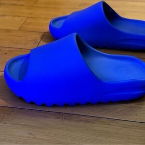 adidas yeezy azure slides size 9
